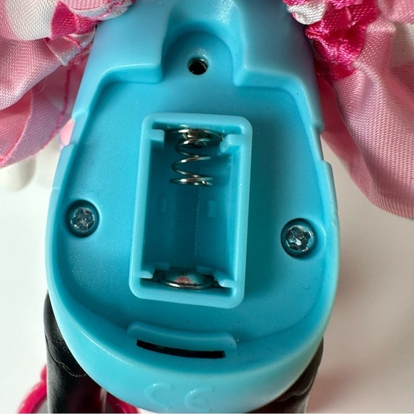 Disney, Minnie Mouse, Singing Glitz & Glam Posable Talking, Color Bow Lights Up - Picture 14 of 16